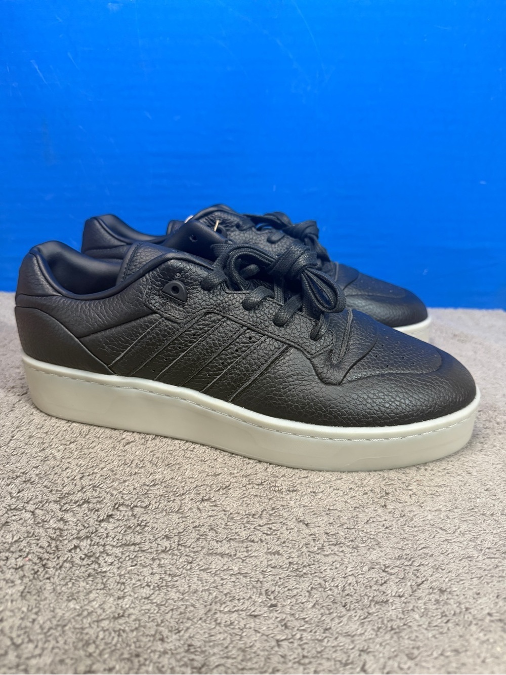 Adidas rivalry LUX
Brand new